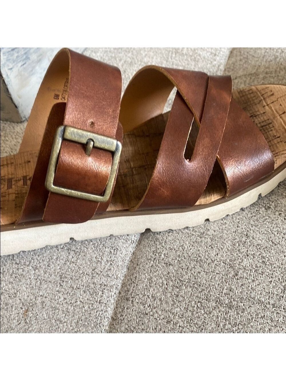 Korks Metallic Brown Crisscross Sandals Women’s Size 6 Comfort Slip-On - Picture 10 of 10